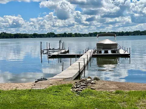 7785 N Shore Cir N, Forest Lake, MN 55025