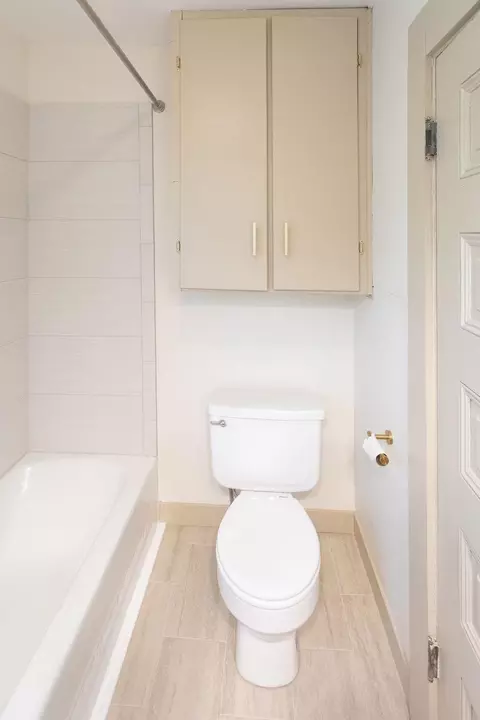 Bath - 804 N 3rd St N, Fargo, ND 58102 photo 1 of 4