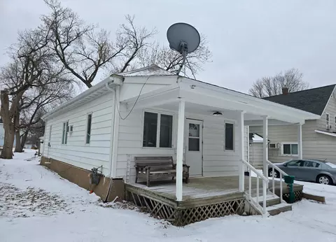 Exterior - 418 3rd St SW, Pipestone, MN 56164 photo 2 of 3
