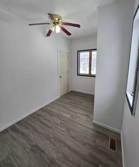 Entry Way - 418 3rd St SW, Pipestone, MN 56164 photo 1 of 1