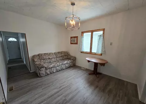 Living - 418 3rd St SW, Pipestone, MN 56164 photo 2 of 4