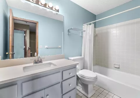 Bath - 4094 Blueberry Ln, Eagan, MN 55123 photo 1 of 2