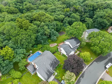 View/Area - 4094 Blueberry Ln, Eagan, MN 55123 photo 4 of 6