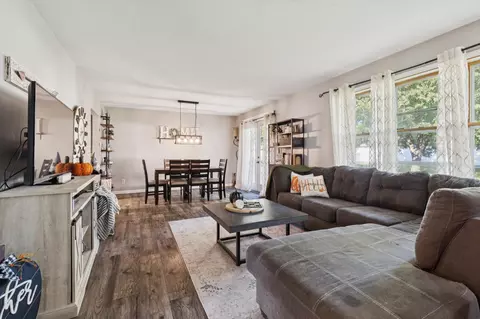 609 E Welco Dr, Montgomery, MN 56069