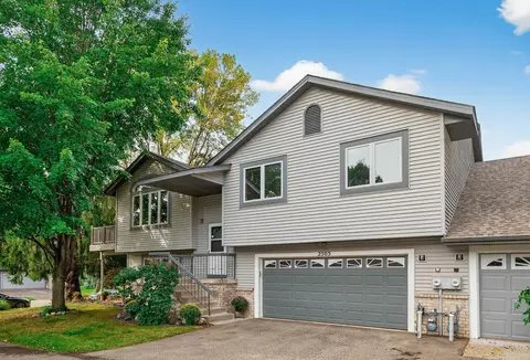 2505 Sumac Rdg, White Bear Lake, MN 55110