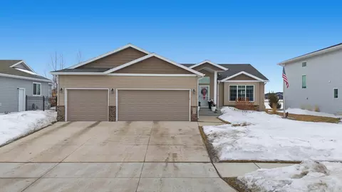 6965 24th St S, Fargo, ND 58104
