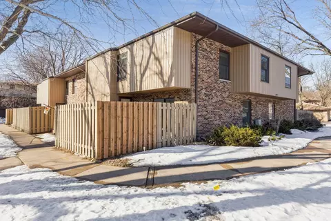 2425 Unity Ave N, Golden Valley, MN 55422