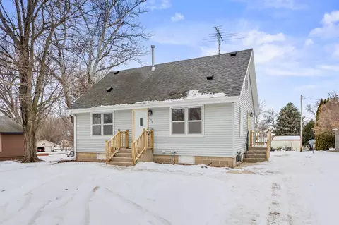 530 4th St N, Winsted, MN 55395