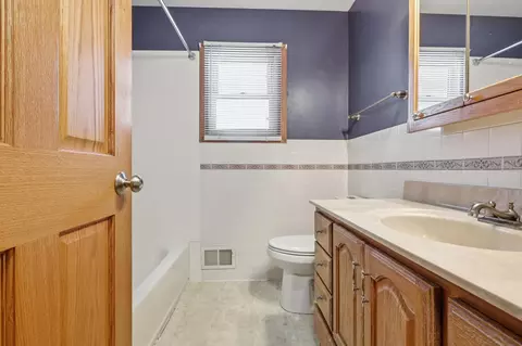 Bath - 2135 Cedar Ln, Mound, MN 55364 photo 2 of 2
