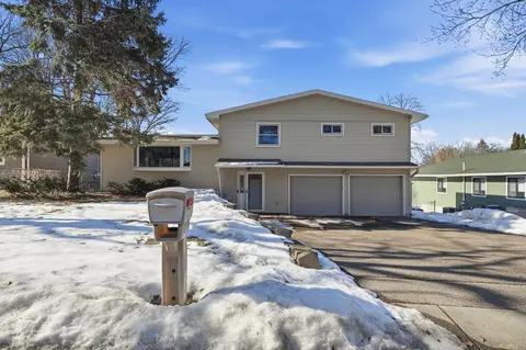 2135 Cedar Ln, Mound, MN 55364