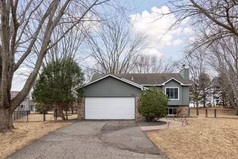 7320 Cactus Curv, Chanhassen, MN 55317