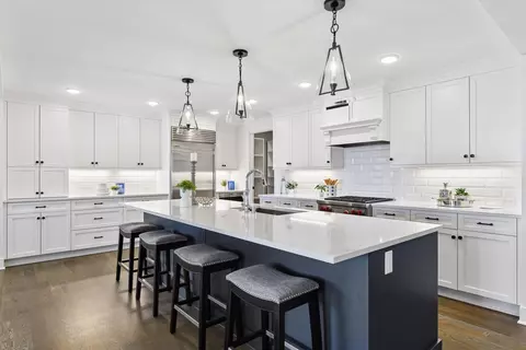 222 Ferndale Rd S #304, Wayzata, MN 55391