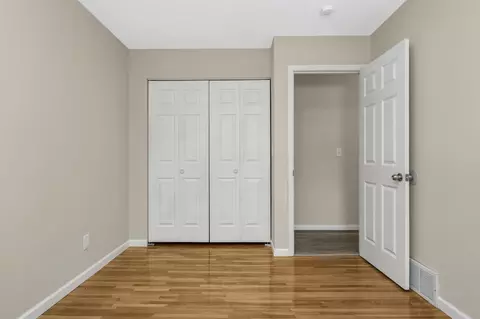 Bedroom - 3958 Riverton Ave, Eagan, MN 55122 photo 4 of 6