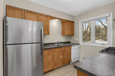 Kitchen - 3958 Riverton Ave, Eagan, MN 55122 photo 3 of 3