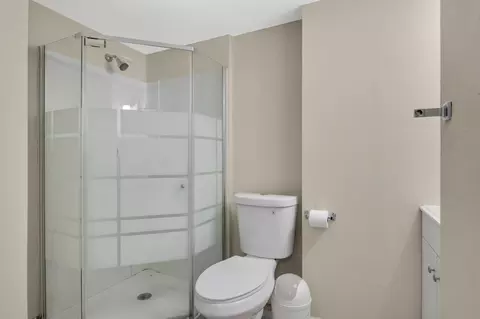 Bath - 3958 Riverton Ave, Eagan, MN 55122 photo 2 of 2