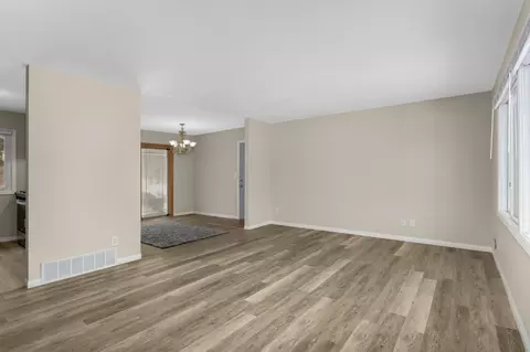 Living - 3958 Riverton Ave, Eagan, MN 55122 photo 3 of 8