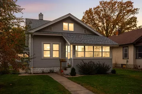 2742 Garfield St NE, Minneapolis, MN 55418