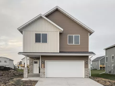 6227 87th Ave S, Horace, ND 58047