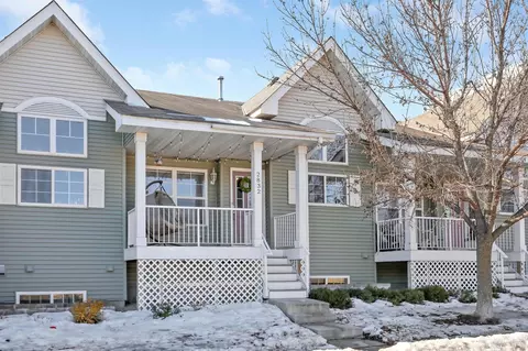 2832 Clover Ridge Dr, Chaska, MN 55318