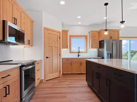 Kitchen - 1100 Slate St, Marshall, MN 56258 photo 2 of 5