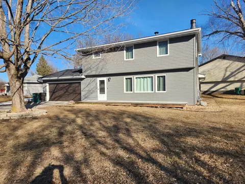 1814 Brookside Cir, Albert Lea, MN 56007 photo 2