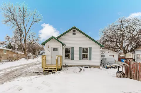 1830 4th St N, Fargo, ND 58102