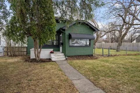 5216 Bryant Ave N, Minneapolis, MN 55430