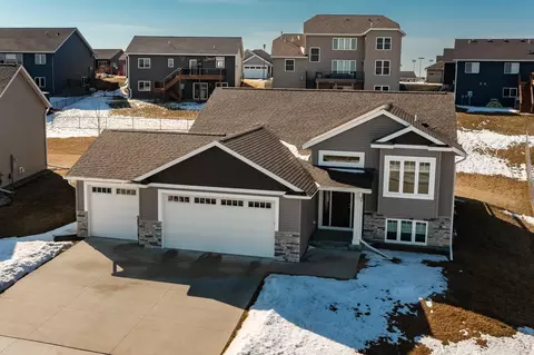 762 Towne Dr NE, Byron, MN 55920