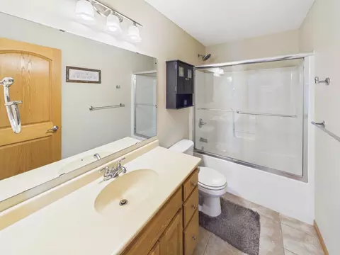 Bath - 3880 21st Ave S, Saint Cloud, MN 56301 photo 1 of 2