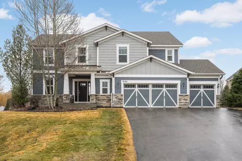 9195 Lakeside Dr, Victoria, MN 55386