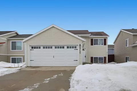 3133 32nd Ave S, Moorhead, MN 56560