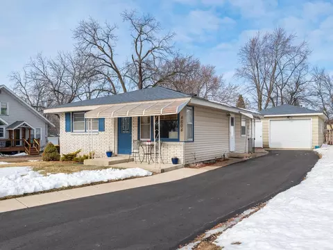 4604 Pleasant St SE, Prior Lake, MN 55372