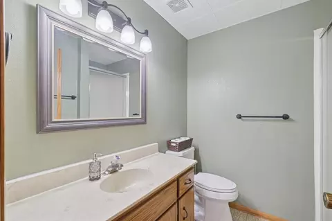 Bath - 4812 Lanark Rd, Mound, MN 55364 photo 2 of 2