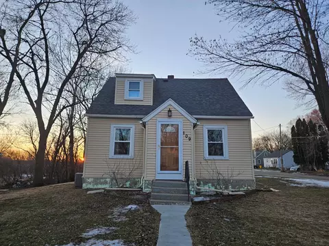 109 Charlotte Ave, Albert Lea, MN 56007