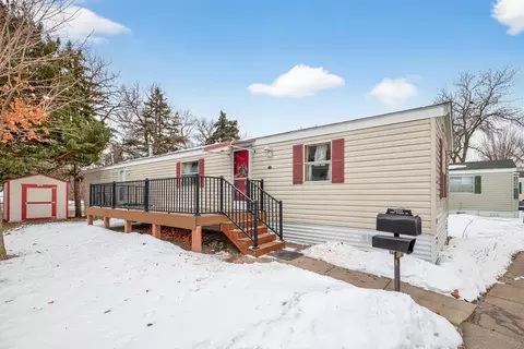 1091 E Cessna Dr, New Brighton, MN 55112