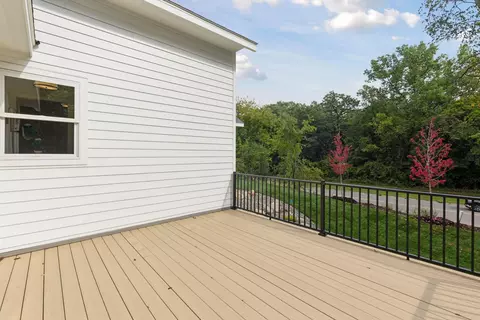 Exterior - 804 Great Oaks Trl, Eagan, MN 55123 photo 5 of 8