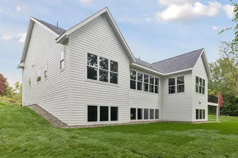 Exterior - 804 Great Oaks Trl, Eagan, MN 55123 photo 7 of 8