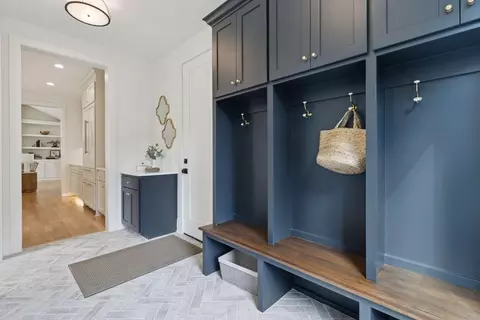 Entry Way - 804 Great Oaks Trl, Eagan, MN 55123 photo 5 of 7