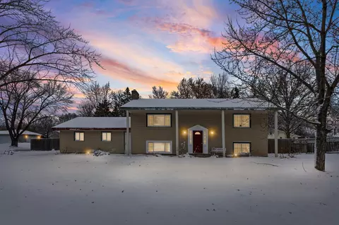 7856 Florida Cir N, Brooklyn Park, MN 55445