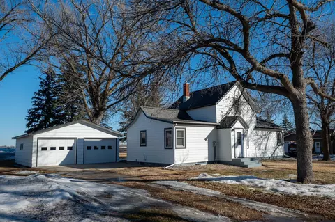 204 Mclaughlin Ave W, Kandiyohi, MN 56251