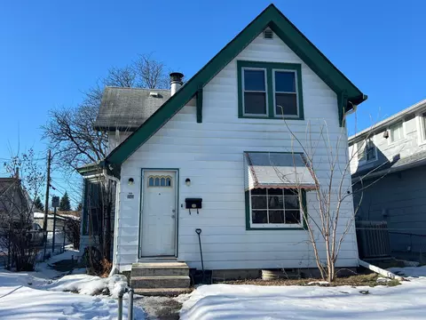 1069 Earl St, Saint Paul, MN 55106