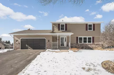 5245 Oxford St N, Shoreview, MN 55126