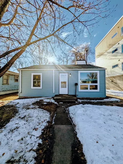 1217 Main Ave, Moorhead, MN 56560