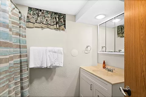 Bath - 4016 W Arrowhead Rd, Duluth, MN 55811 photo 3 of 3
