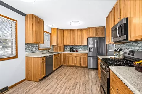 Kitchen - 4016 W Arrowhead Rd, Duluth, MN 55811 photo 3 of 5