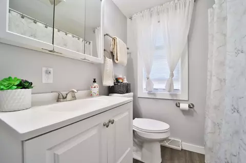 Bath - 1201 K St NE, Brainerd, MN 56401 photo 2 of 2