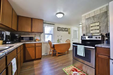 Kitchen - 1201 K St NE, Brainerd, MN 56401 photo 3 of 4