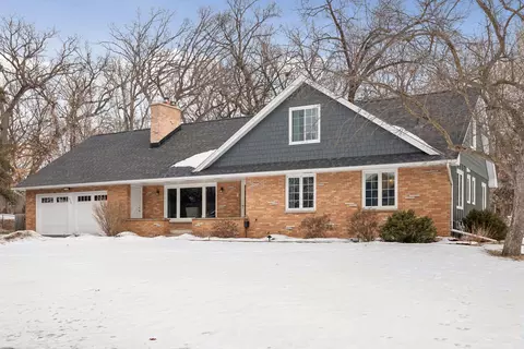 434 Yosemite Ave N, Golden Valley, MN 55422