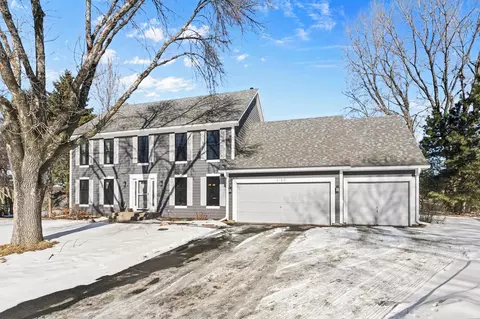 4180 Columbine Ct, Vadnais Heights, MN 55127