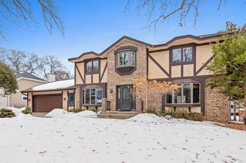 5816 Oxford St N, Shoreview, MN 55126